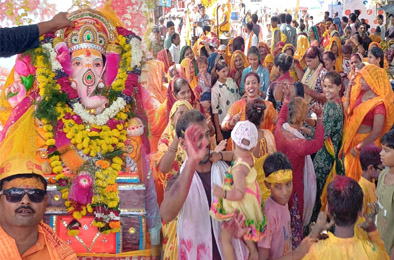 धूमधाम से गणपति बप्पा को दी विदाई, भक्ति गीतों पर झूमे भक्त