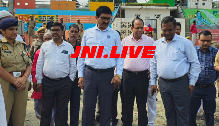 छठ पूजा की तैयारियों का गंगा घाट पर डीएम-एसपी नें लिया जायजा