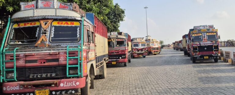 ट्रांसपोर्टर हड़ताल पर, गैस प्लांट में ठप हुआ परिवहन कार्य