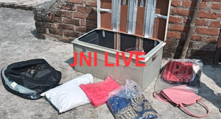 बुजुर्ग दंपति के घर में चोरी, नगदी और जेवरात उड़ा ले गए चोर