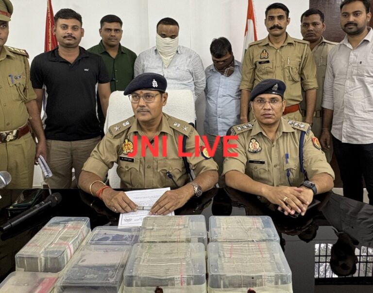 40 लाख की कार, 25 लाख की नकदी सहित दो साइबर ठग गिरफ्तार