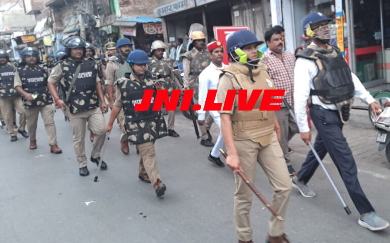 पुलिस सुरक्षा में हुई जुमे की नमाज, जिले भर में हुआ फ्लेगमार्च