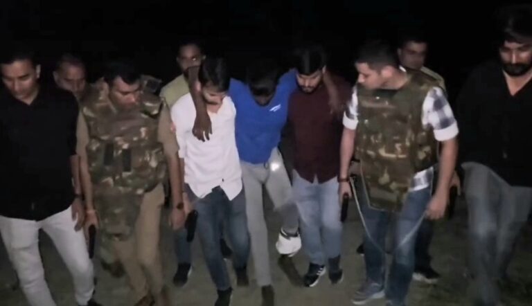 पुलिस मुठभेड़ में 25 हजार के इनामियां गैंगस्टर के पैर में लगी गोली