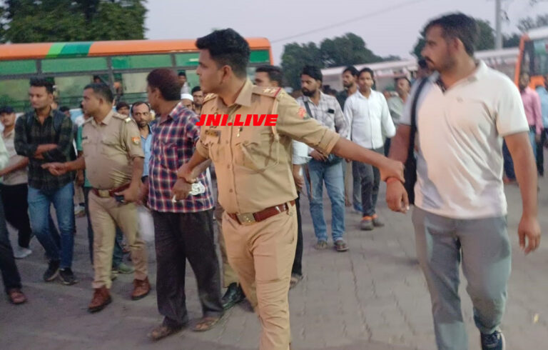 सवारियां बिठाने को लेकर रोडवेज चालक-परिचालक में मारपीट, हंगामा