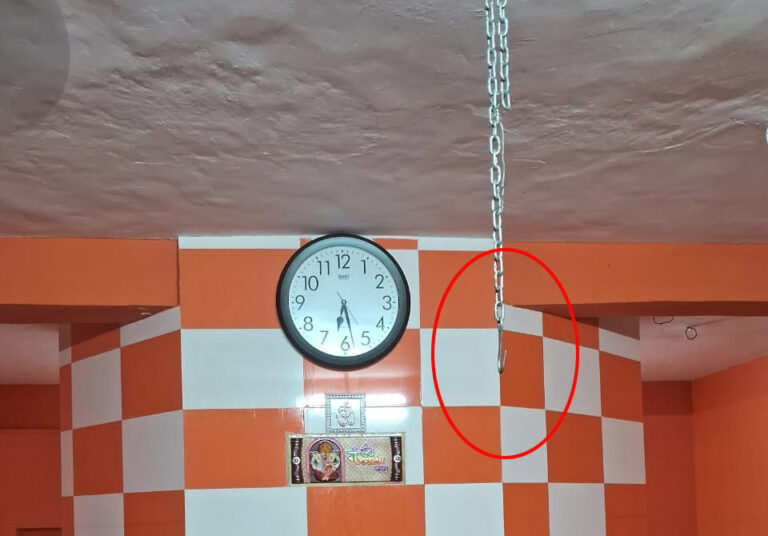 हे-भगवान: दिन दहाड़े ताला तोड़कर मन्दिर से कीमती घंटे चोरी