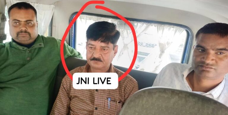 रिश्वतखोरी में पकड़ा गया पुलिस लेखाकार हरेन्द्र छह माह से स्थानांतरण के बाद भी कुर्सी पर था जमा