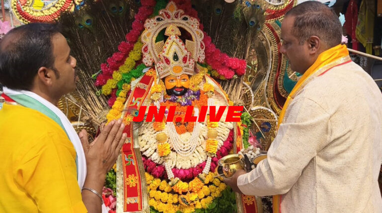 खाटू श्याम के जन्मोत्सव पर निकाली शोभायात्रा में थिरके