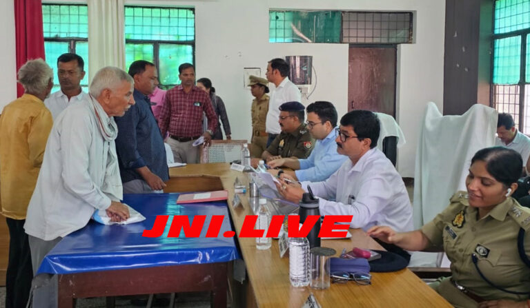 तहसील दिवस में 108 फरियादियों में 7 का मौके पर समाधान