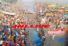 ‘हर-हर गंगे’ के जयकारों से गूंजा पांचाल घाट, लाखों श्रद्धालुओं ने लगाई आस्था की डुबकी