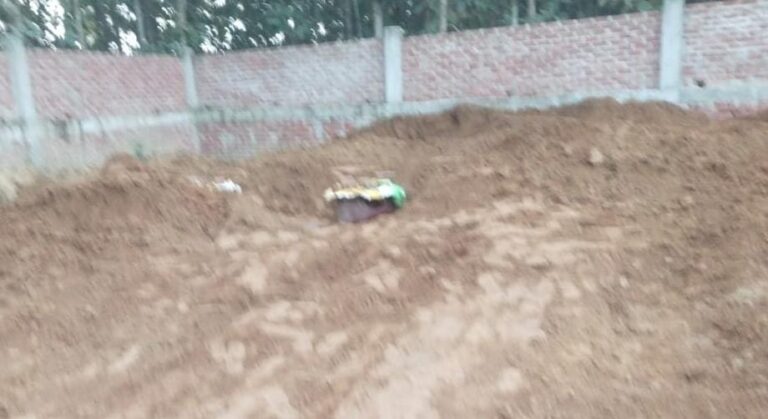 कोर्ट स्टे के बाद भी आईओसीएल नें भूमि में लगा दिया ईंधन भंडारण टैंक