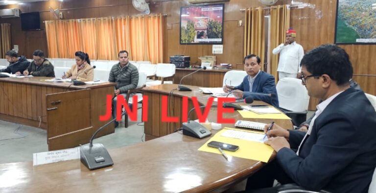 मेडिकल वेस्ट निस्तारण पर होगा सख्त नियंत्रण: डीएम