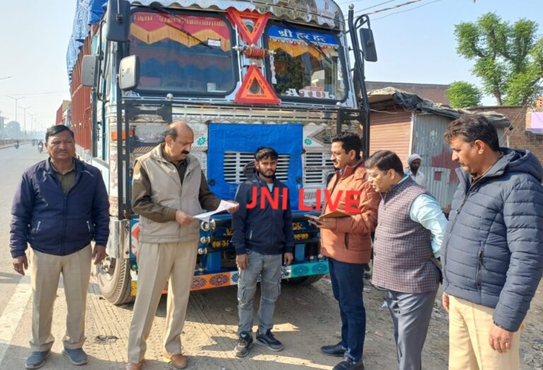 बिना जीएसटी प्रपत्र के सुपारी ढोते पकड़ा ट्रक, पाँच ट्रक बकाया कर में सीज