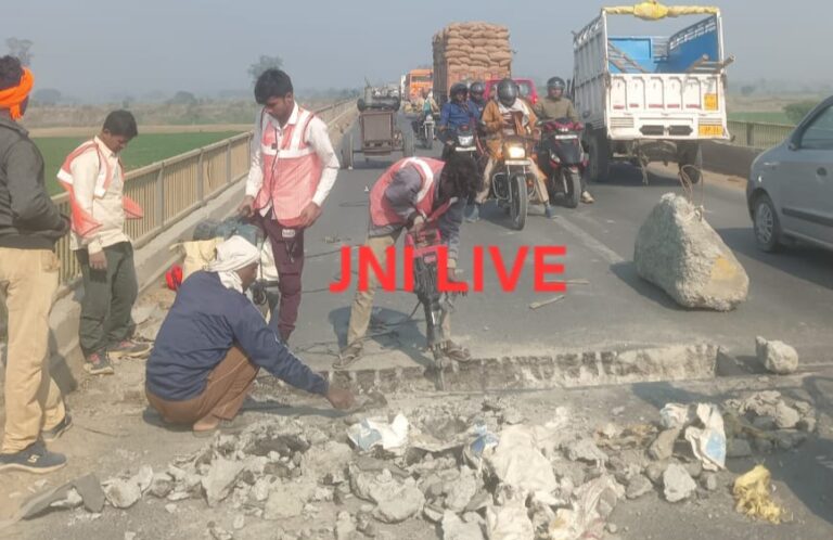 रामगंगा पुल की मरम्मत शुरू, वन-वे यातायात व्यवस्था लागू