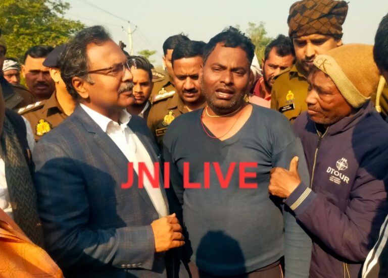 डीसीएम नें बाइक सबारों कों कुचला, चचेरे भाई सहित दो सगी बहनों की मौत