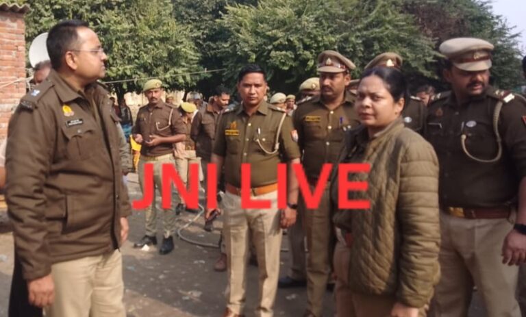 ईरानी बस्ती में संदिग्धों के शक में पुलिस का छापा, दस्तावेजों की जांच