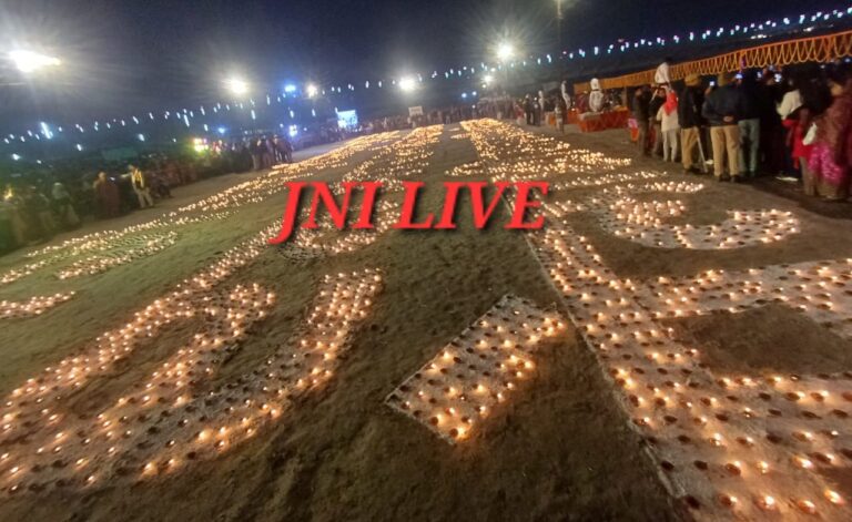 21 हजार दीपों से झिलमिलाया मां गंगा का आंचल