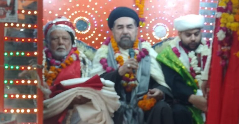जुलूस-ए-मौला अली : तोप से हुई फूलों की बारिश, शहर में दिखी आपसी सौहार्द की मिसाल
