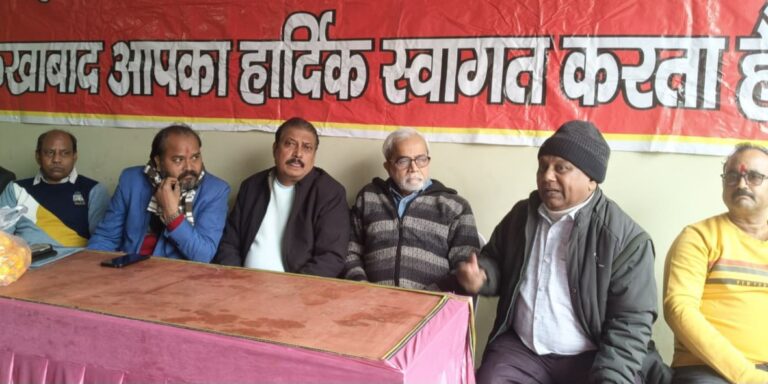 व्यापार मंडल की बैठक में संडे बाजार को स्थानांतरित करने पर मंथन