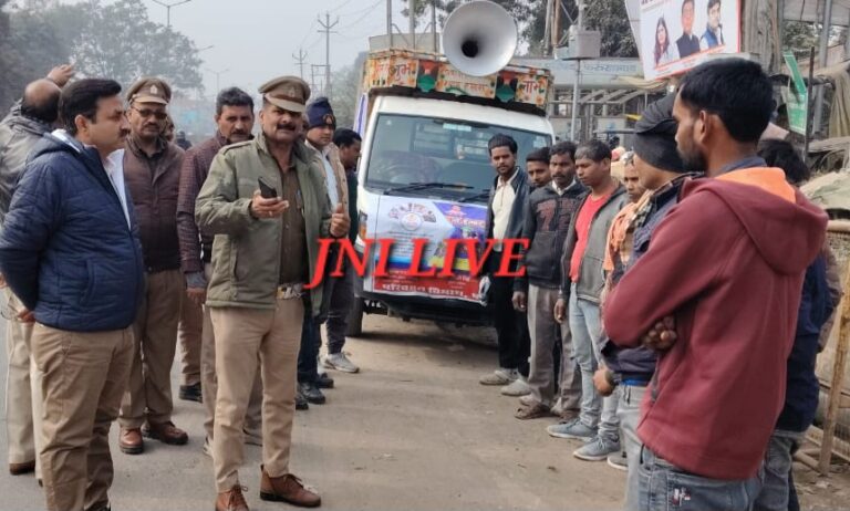 यातायात नियमों के लिए किया जागरूक