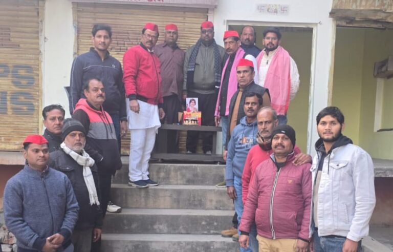 सपा सांसद डिम्पल यादव का मनाया जन्मदिन