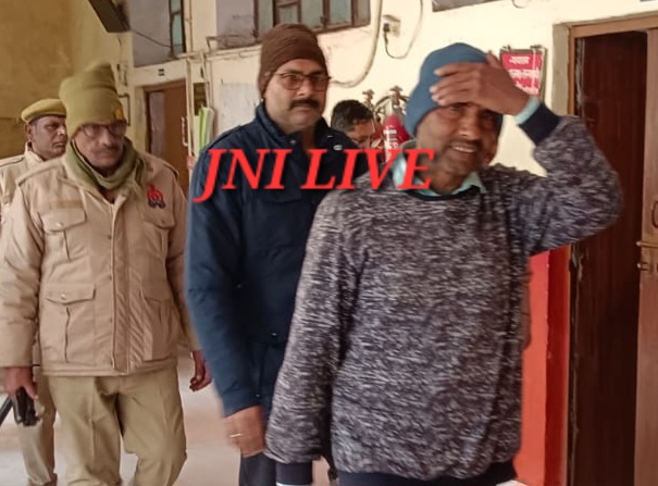 अधिवक्ता से मारपीट, चोटी काटने व लूट के मामले में दारोगा व सिपाही को 10 साल कारावास