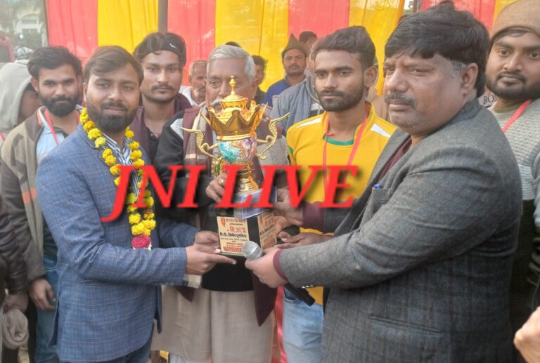 आर.एस. क्रिकेट टूर्नामेंट का फाइनल सम्पन्न, विजेता को 11 हजार व ट्रॉफी का मिला पुरस्कार