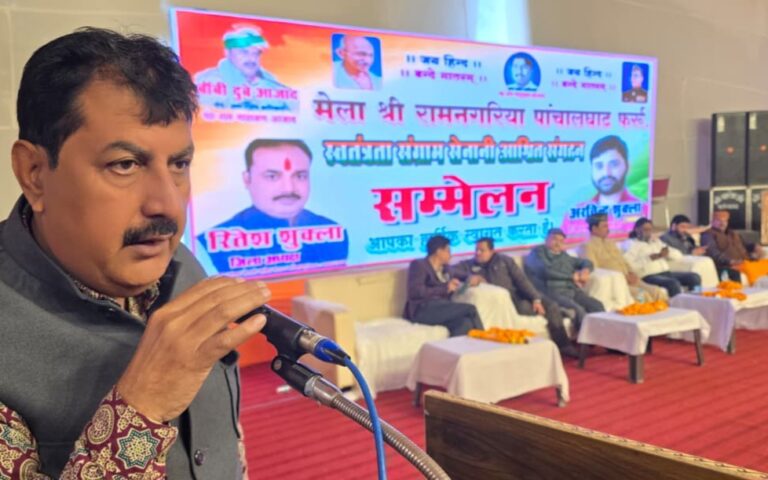 शहीदों के इतिहास से प्रेरणा लेकर आगे बढ़ें युवा: बॉबी दुबे