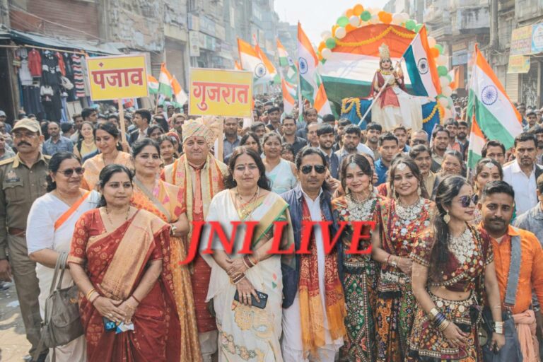 धूमधाम से निकाली गई एक भारत श्रेष्ठ भारत यात्रा, जगह-जगह पुष्प वर्षा