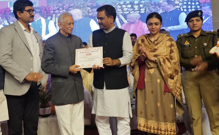 श्री रामनगरिया मेला में भव्य रूप से मनाया गया यूपी दिवस समारोह