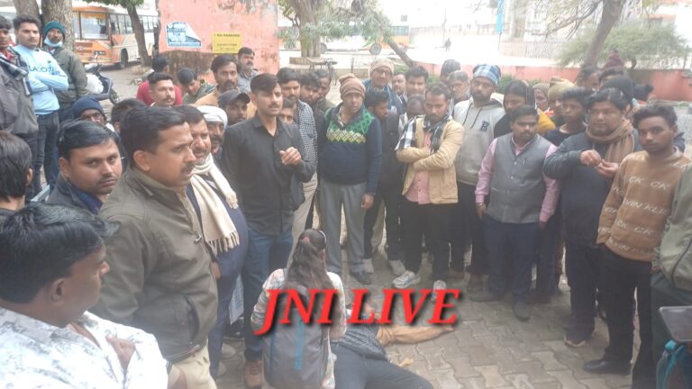 बस अड्डा पर हुई पुलिस से हाई प्रोफाइल नूराकुश्ती में मुकदमा दर्ज,भाई-बहन गिरफ्तार