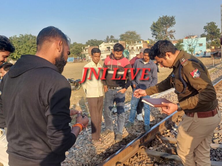 पतंग के तार से टूटी ओएचई लाइन, उत्सर्ग एक्सप्रेस बड़ा हादसा टलने से बची