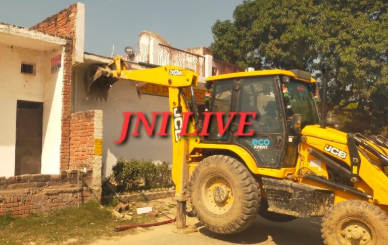 कटर व जेसीबी फेल! दूसरी बार भी नही हट सका अबैध कब्जा