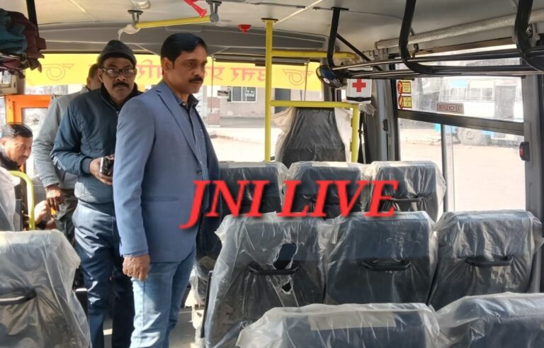 रोडवेज बसों की फिटनेस जाँच, चालकों-परिचालकों को दिलाई गई सड़क सुरक्षा शपथ