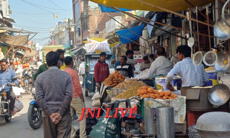 लिंजीगंज बाजार में अतिक्रमण से हाल बेहाल, राहगीरों का निकलना हुआ दूभर