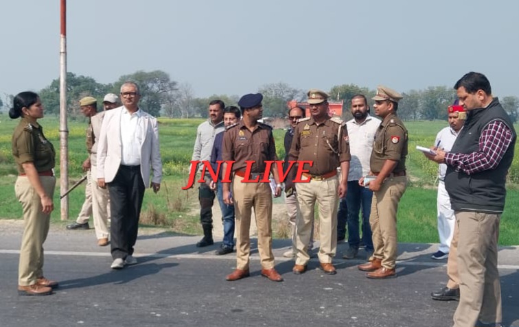 डीएम नें ब्लैक स्पॉट का किया स्थलीय निरीक्षण