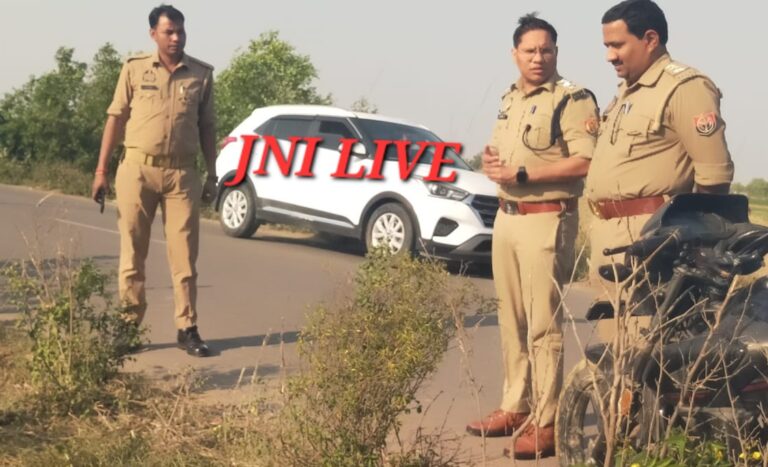 बाइक सबार महिला के साथ जेबरात लूट का आरोप