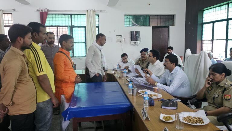 सम्पूर्ण समाधान दिवस में 58 शिकायतें दर्ज, 4 का मौके पर निस्तारण