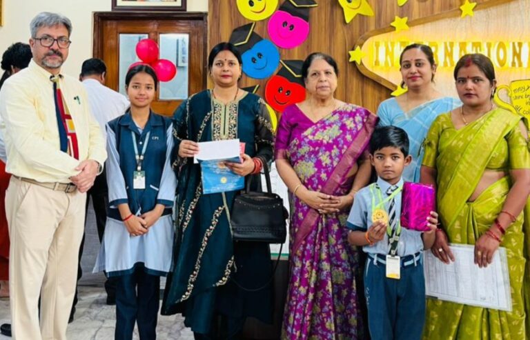 सीपी स्कूल में अभिभावक-शिक्षक संगोष्ठी व अंक पत्र वितरण