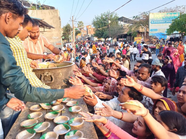 नवरात्र के नवम दिन शहरभर में कन्या भोज व भंडारों का आयोजन
