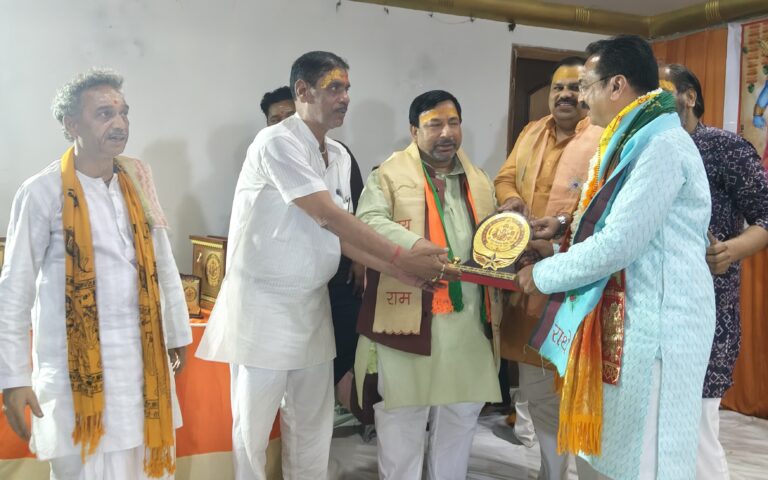 रामनवमी महोत्सव में भजन संध्या ने बांधा समां, भजनों पर झूमे श्रोता