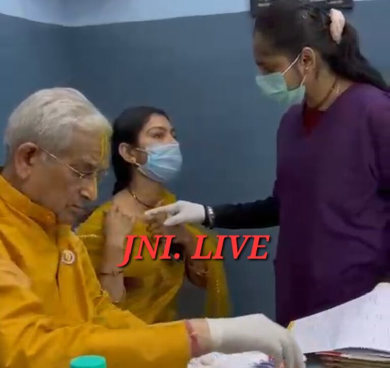 निःशुल्क स्वास्थ्य शिविर में उमड़ी भीड़, करीब सौ मरीजों का हुआ परीक्षण