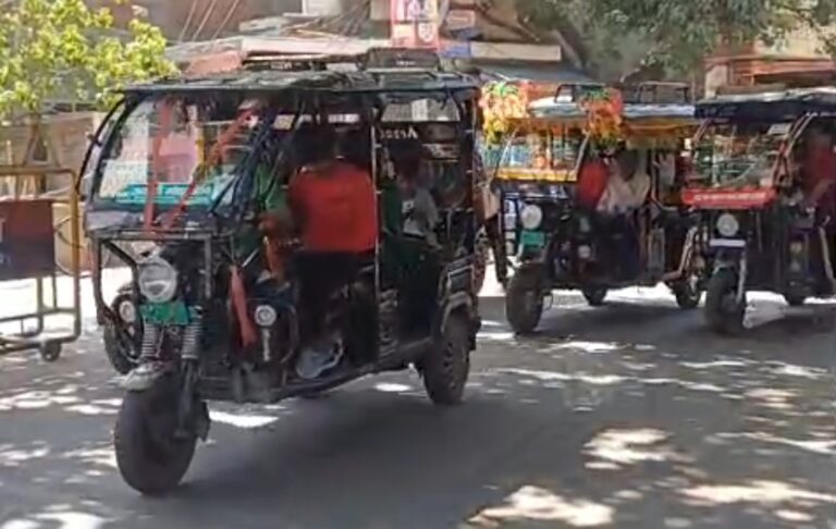 शहर में जाम की बड़ी वजह बने ई-रिक्शा, नो-एंट्री व्यवस्था बेअसर