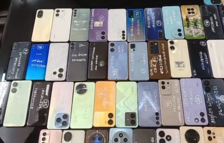 22 लाख कीमत के 101 खोए मोबाइल बरामद, पुलिस ने मालिकों को सौंपे