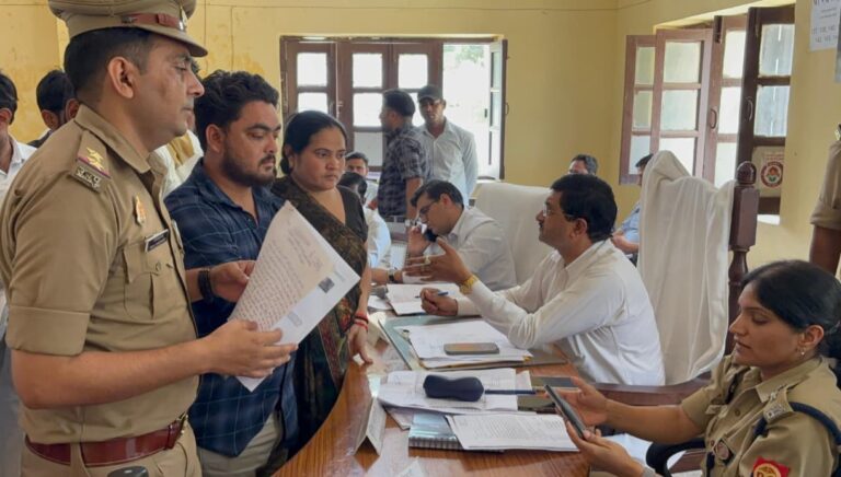 सम्पूर्ण समाधान दिवस में 75 शिकायतें, 2 का मौके पर निस्तारण