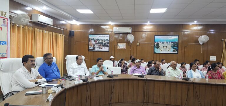 स्कूल चलो अभियान” का शुभारंभ, फर्रुखाबाद में भी हुआ कार्यक्रम का प्रसारण