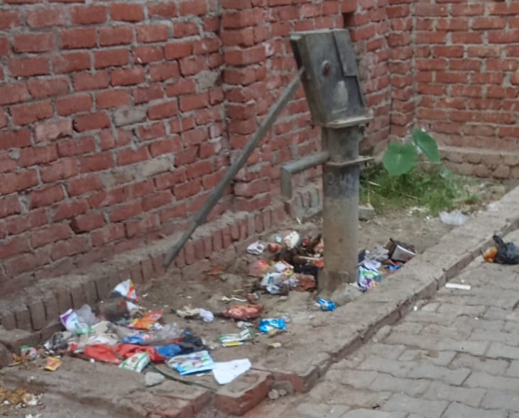 फर्रुखाबाद में गहराया पेयजल संकट, महादेव नगर के लोग परेशान