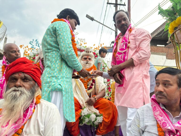 महर्षि कश्यप व निषादराज जन्मोत्सव पर निकली भव्य शोभा यात्रा