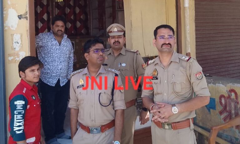 पुलिस चौकी के पास तीन दुकानों में बड़ी सेंधमारी, लाखों का माल साफ