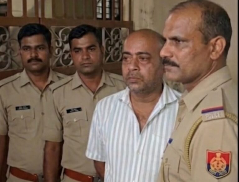 गंगा एक्सप्रेस-वे कार्यक्रम में घेराव के शक में हिंदू महासभा जिलाध्यक्ष को किया हाउस अरेस्ट