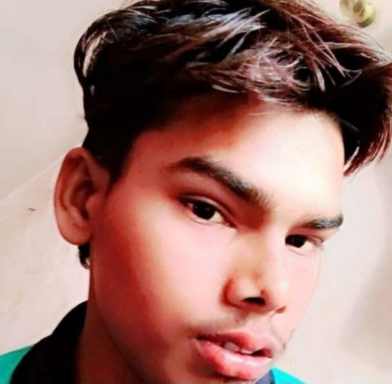 तेज रफ्तार ट्रैक्टर से कुचलकर बाइक सबार की मौत